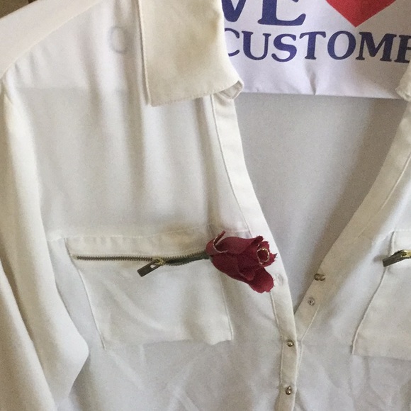 White button down top - Picture 2 of 5